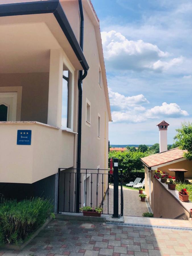 Apartments Zdenka Labin  Exterior foto